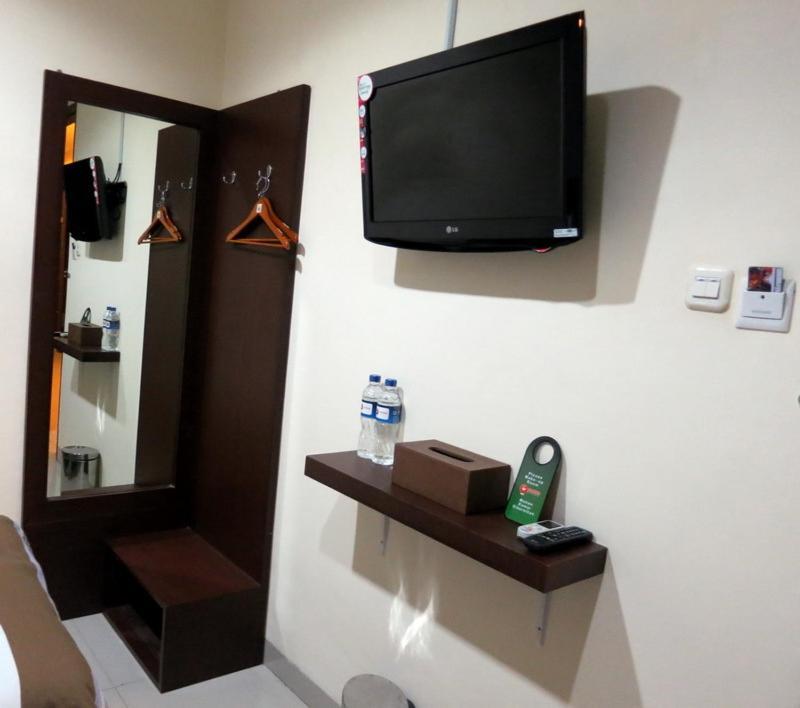 Vindhika Hotel Makassar Szoba fotó