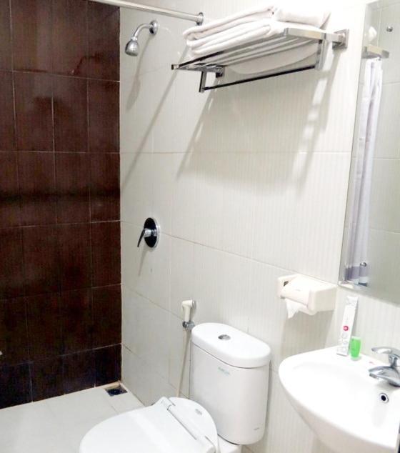 Vindhika Hotel Makassar Szoba fotó