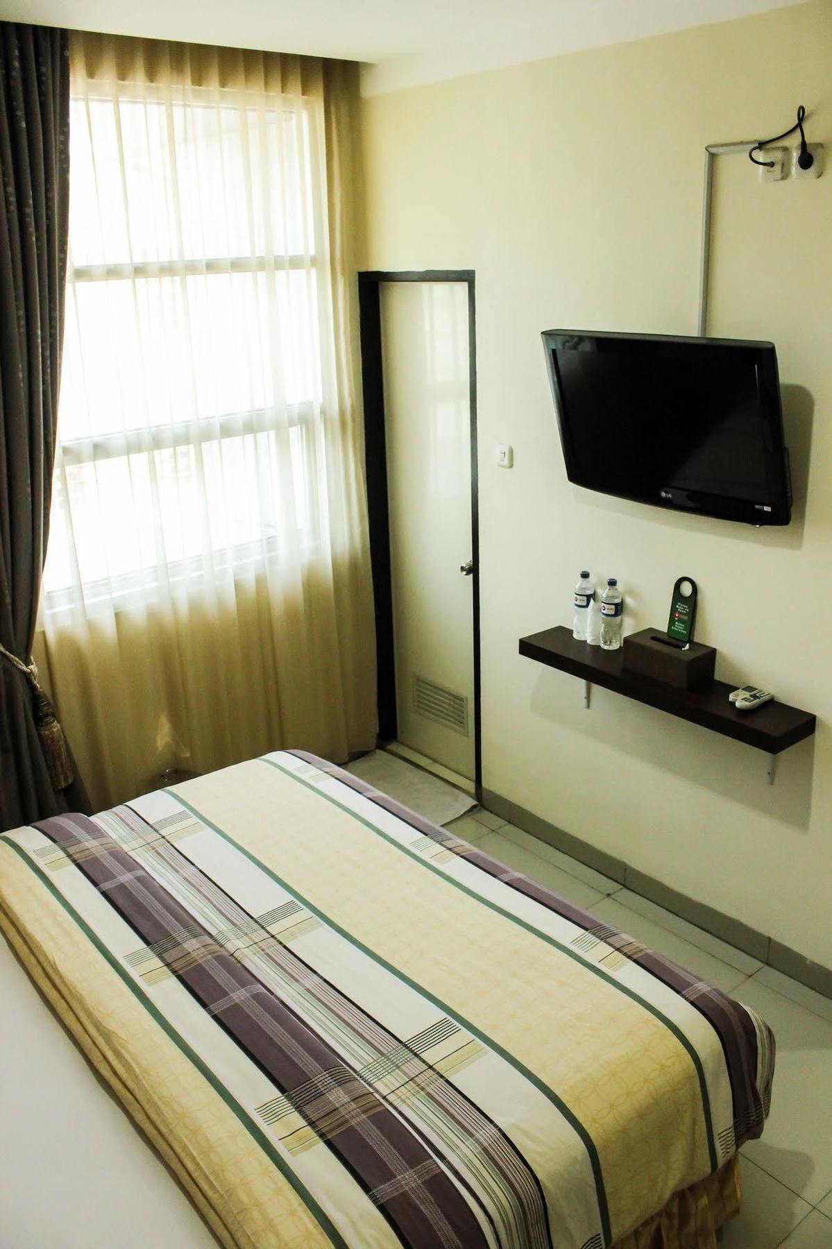 Vindhika Hotel Makassar Kültér fotó