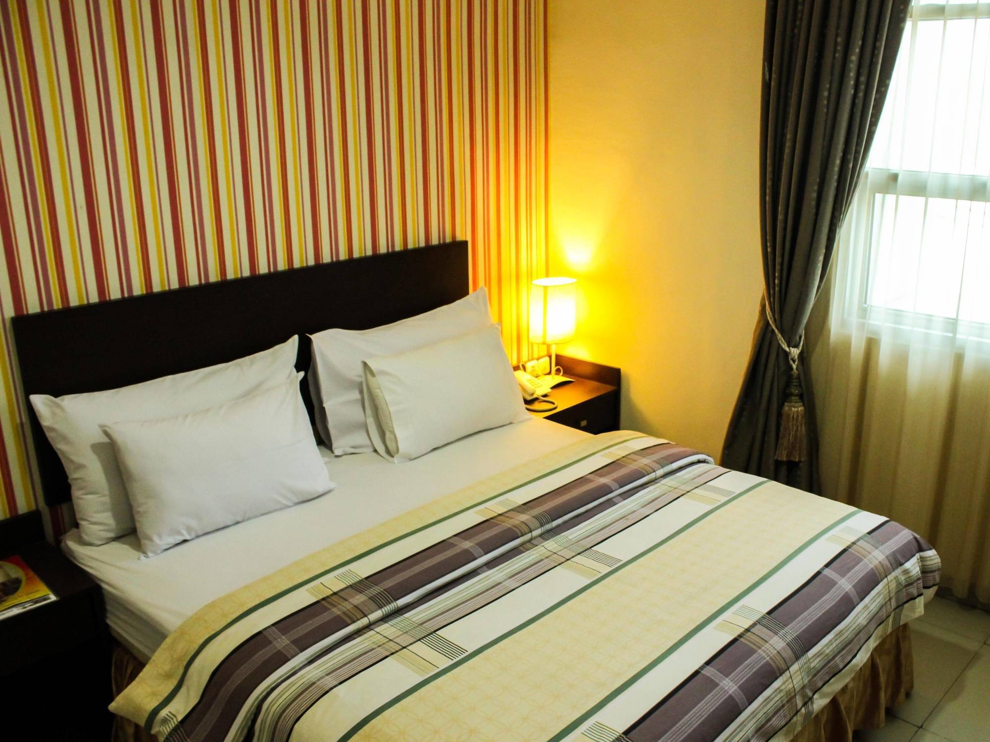 Vindhika Hotel Makassar Kültér fotó